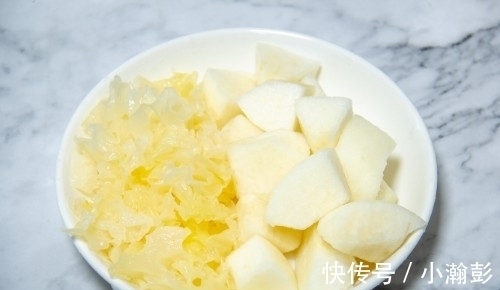 夏季|银耳和“它”天生是一对，夏季补水常吃它，一碗还不到5块钱