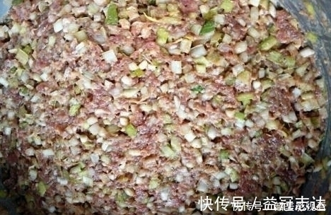 做饺子时,这种调料最好禁忌放,很多人都不懂,难怪做的饺子难吃