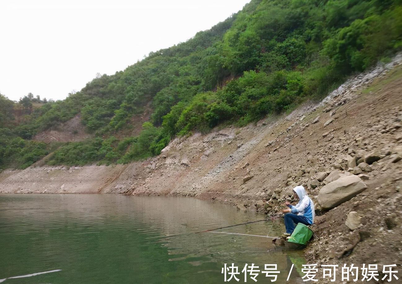 霜降到立冬,钓深还是钓浅,选对了连杆若等闲,选错了空军不稀罕