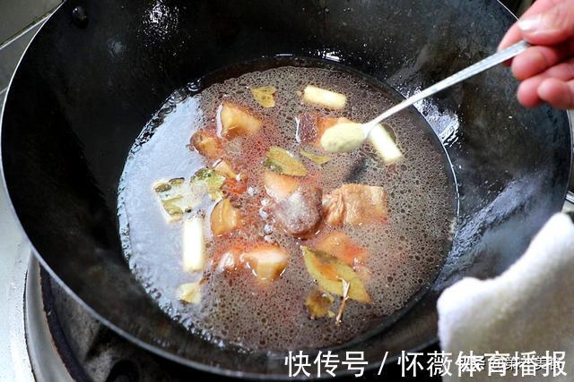 猪肉|炖猪肉时，这1种调料不能放，否则猪肉又老又柴，很多人都不懂