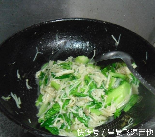 美食天下|金针菇炒油麦菜,简单快手,清香味美!