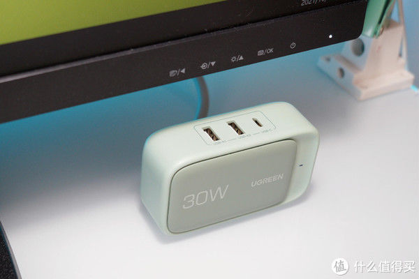 线缆|桌面整理大作战!低成本改造书桌,这些收纳好物你值得拥有!