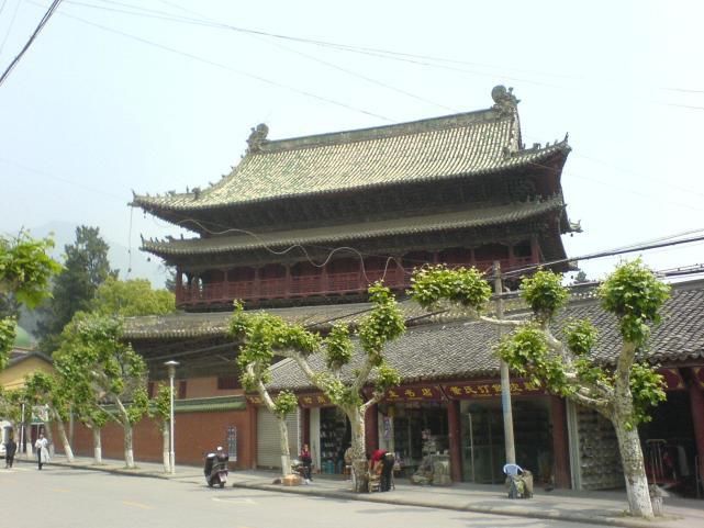 中年|四川一座寺庙，是保存完好的宫殿式寺院建筑群