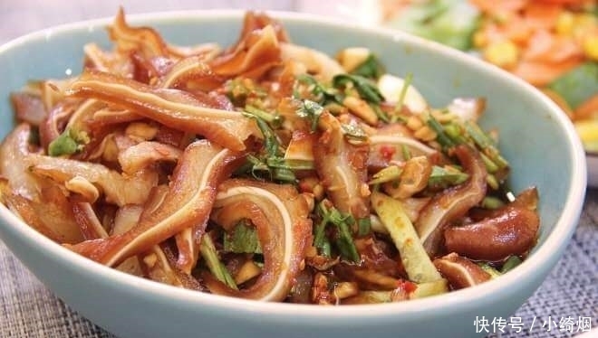 继猪蹄之后,中国又一下酒菜席卷国外,老外:看着脏,食着贼香