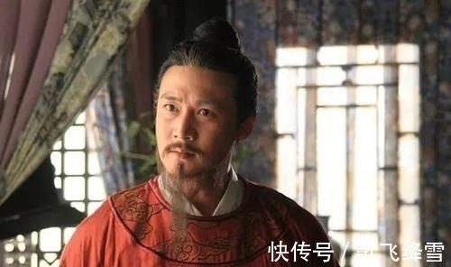 黄庭坚$黄庭坚评价苏轼,吟诵了一首七律,不落俗套,颈联乃传世名句