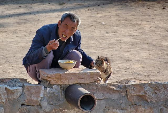 动物内脏|人到中年,想健康管住嘴,5样食物就算爱吃,也最好一口别碰