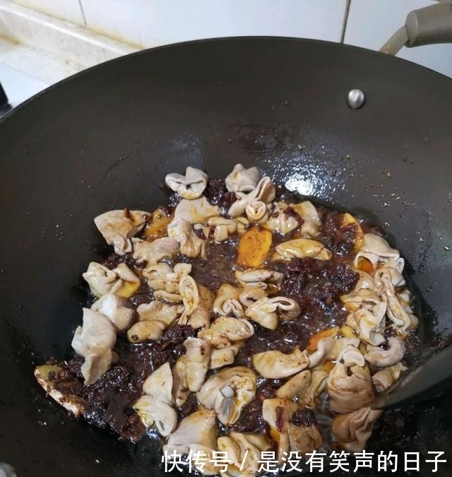 大肠和它是“绝配”,20块钱煮一锅,不腥不腻特下火,3月要多吃