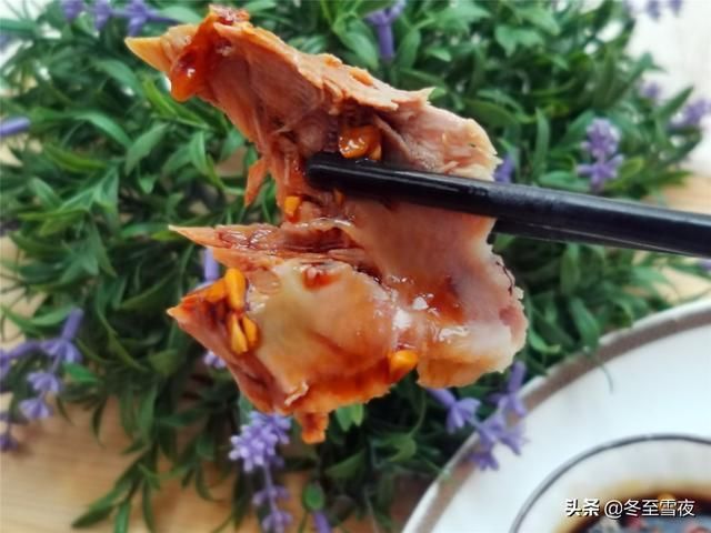 猪肉|三伏天，猪肉这样吃，做法简单，不油不腻，下酒下饭又解馋