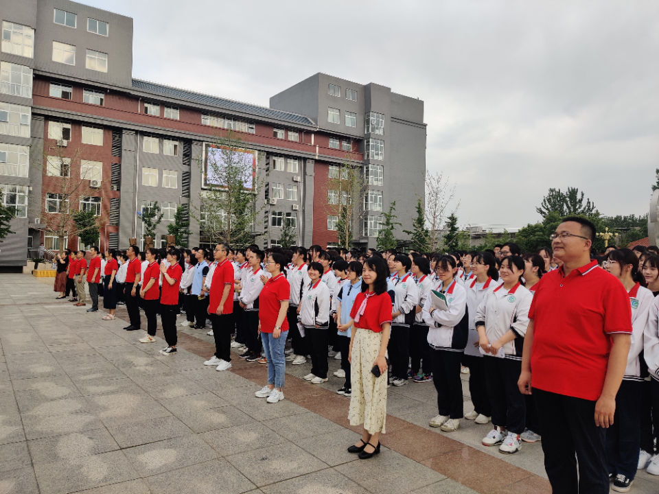 高三|十年磨一剑，今朝试锋芒！高新实验中学师生热烈欢送考生