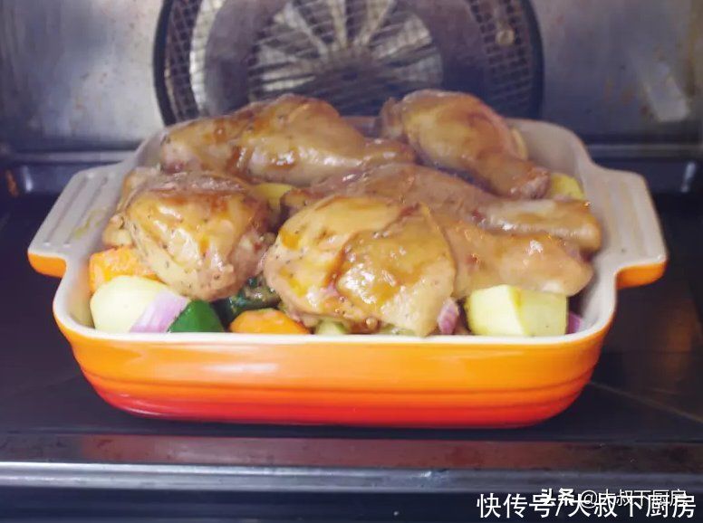 烤鸡|30分钟上桌!大叔教你蒜香烤鸡腿,外焦里嫩,酥脆鲜香,非常简单