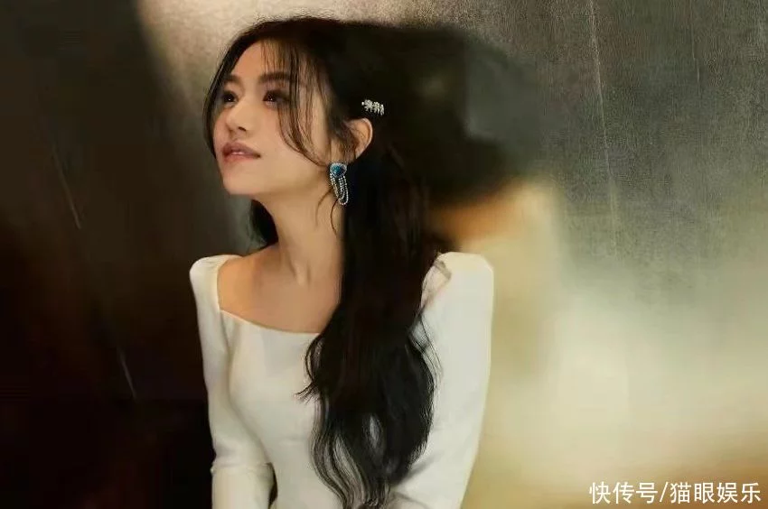 陈妍希被曝疑似婚内出轨！与男演员关系亲密，亲手喂彭冠英东西吃