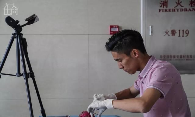 手术|给火龙果割阑尾33岁水果医生爆红吸粉90万网友看到第一个就痛了