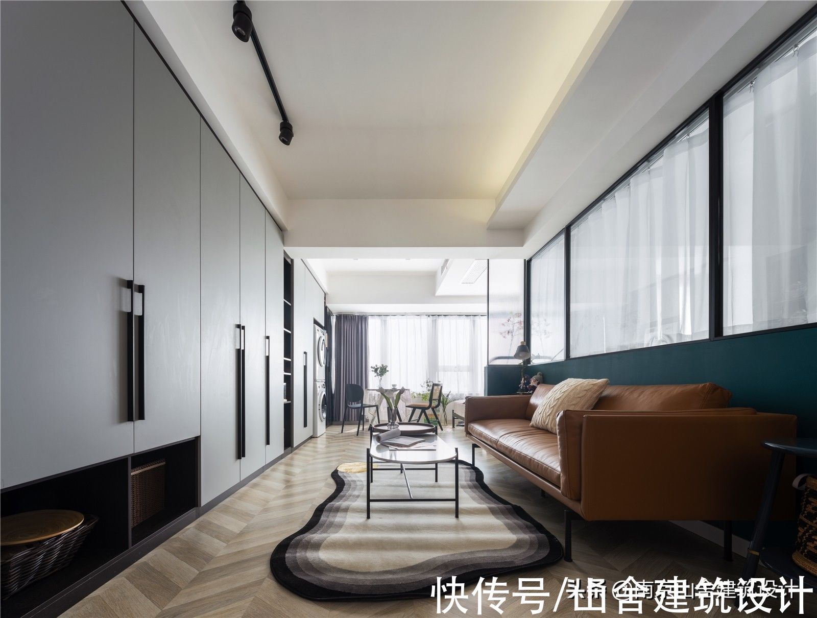 纱帘|现代灰遇上复古绿,混搭出的有色之家