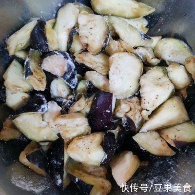 家常蒜香|#不容错过的鲜美滋味#家常蒜香红烧茄子
