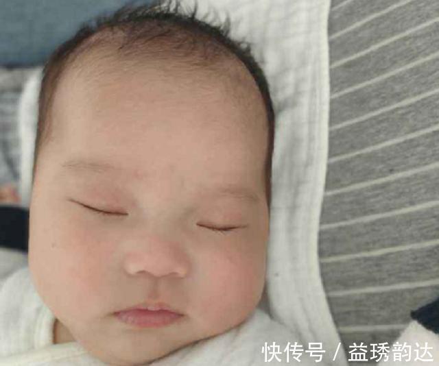 护士长|新生儿出生时太丑被爸妈嫌弃,护士长直呼漂亮,1个月后完美逆袭