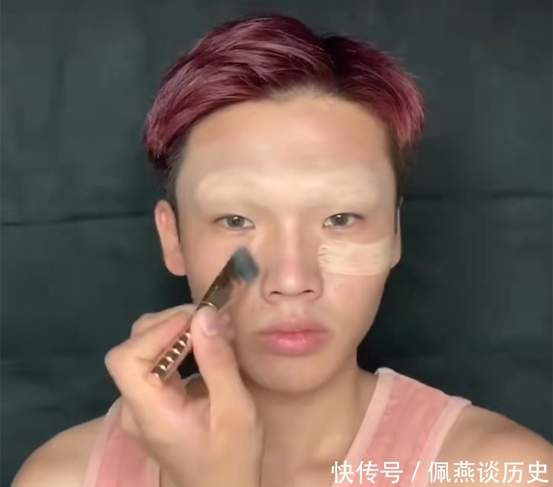 美术生“欧尔麦特”仿妆,开局:凑凑热闹,结局:这是仿脸吧!