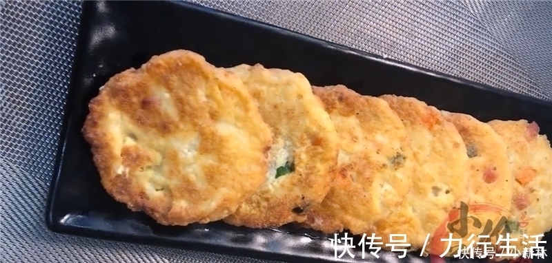 豆腐别只会炒着吃,加一个鸡蛋搅拌碎,吃一次就念念不忘