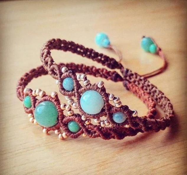 简约而不简单,设计师们追求极简主义,因此手链繁复却不失创意美