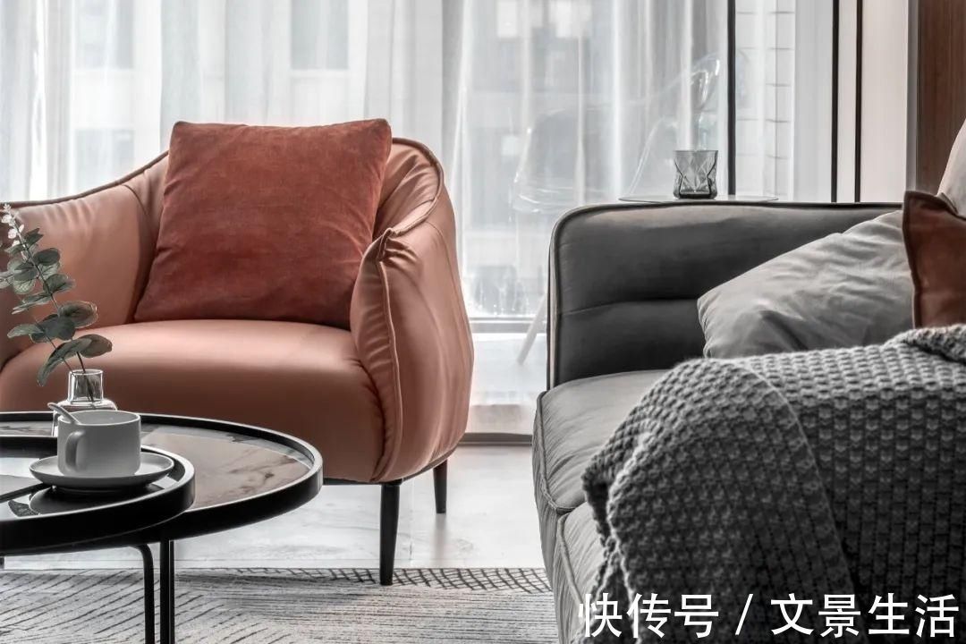 丹青色|89㎡现代简约,蓝色背景墙,搭配简约舒适软装,营造轻松时尚感