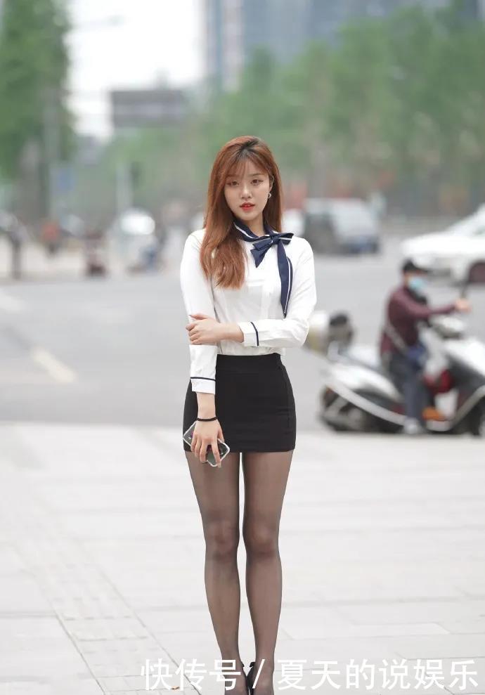 业务能力|白色职业衬衣,搭配黑色短款半身裙,漂亮可人又干练