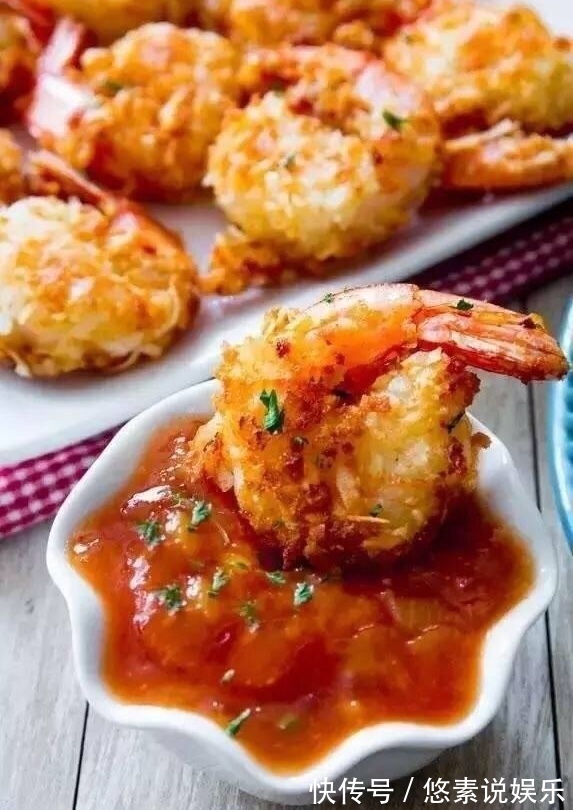 好吃美味的拌金针菇，做法简单，营养又美味，大人小孩都爱吃