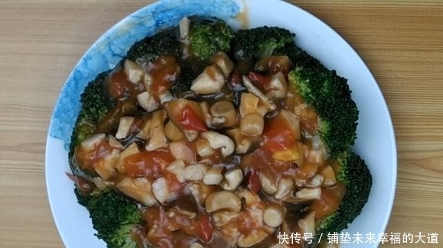 买颗西蓝花回家做道美食,做法简单,鲜香美味,清脆爽口又解腻