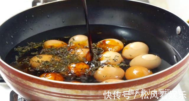 搅拌均匀|原来茶叶蛋的做法这么简单,早知道就不出去买了,学会可以摆摊了