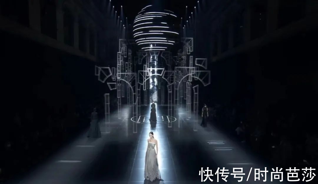 罗马|为了这场高定秀，FENDI“拆了”罗马城墙