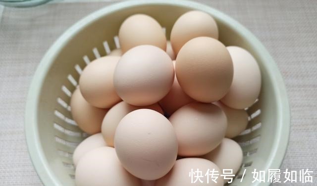 腌鸡蛋只放盐就错了,只需多加2步,个个流油起沙,做法零失败