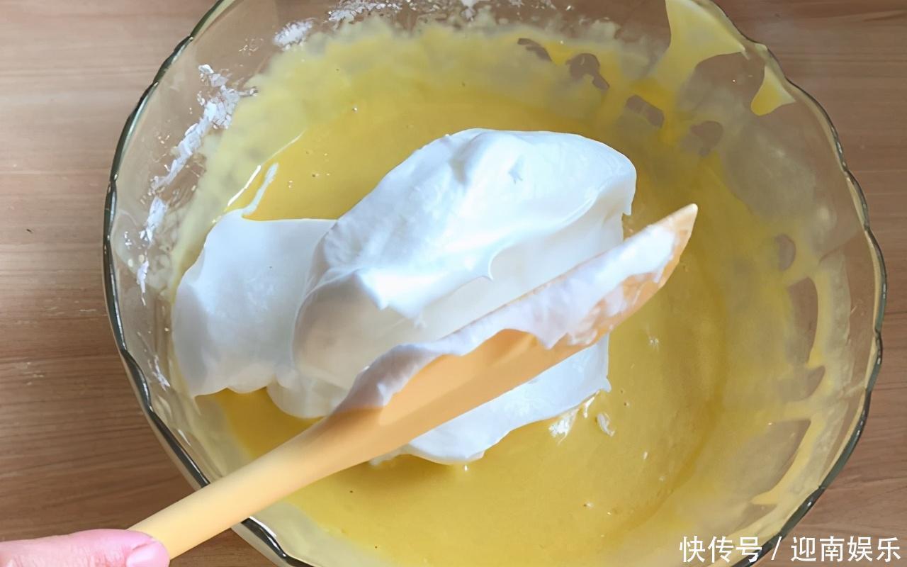 晒一晒我做的早餐,肉松蛋糕卷,松软香甜,好看又好吃,老少皆宜