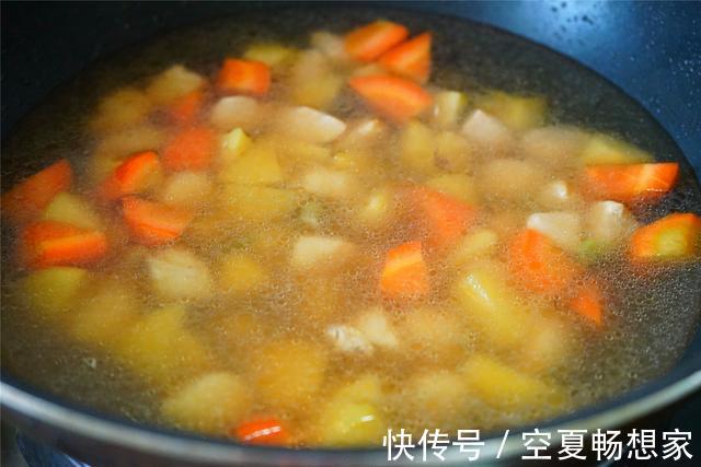 咖喱汤汁|过年囤货，我家一定买这种酱料，不到十元能吃三次，做盖浇饭很香