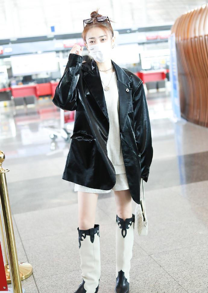 徐璐|徐璐还是胖点吧，穿大版西装都撑不起来，别再一味追求漫画腿了