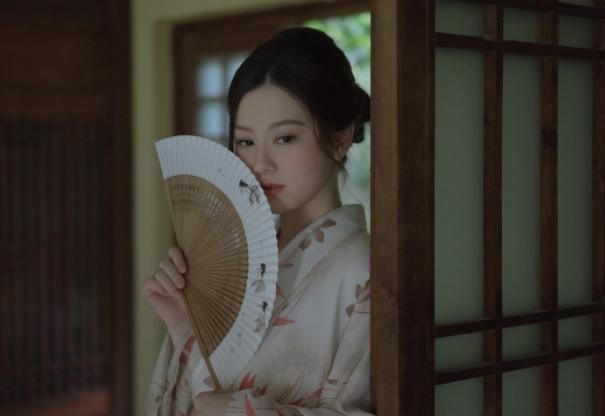 去日本旅游住宿，遇到穿和服的女生来敲门不要开，男性游客要小心
