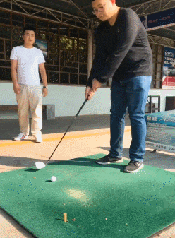 瓷砖|搞笑GIF：大哥，瓷砖不是这样贴的，我一个外行都看不下去了