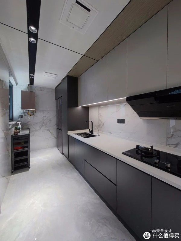 客餐厅|看了长沙夫妻的极简风,才知道什么是“网红”装修,隐形墙很惊艳