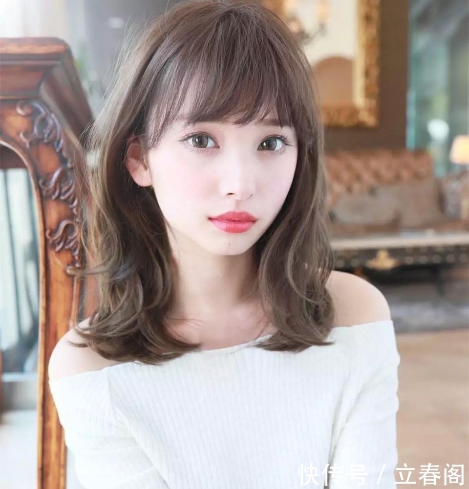 肩膀|女生及肩长度有哪些好看的发型推荐呢?