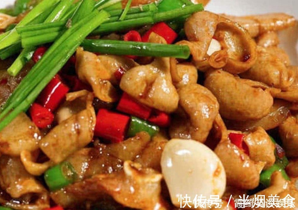 炒肥肠时,直接下锅炒不好,牢记几个步骤,又香又脆好吃没异味