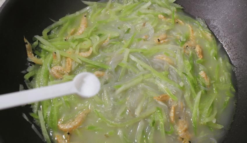 萝卜和它一起煮,隔三差五吃,暖胃驱寒,咳嗽不咳,早食早受益