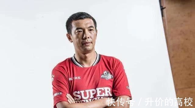 越南|前国家徐亮分析吴曦躲球是正常反应，球迷回应这真的是职业球员？