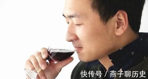身体健康|吃晚饭时喝二两酒,到底是养生还是伤身?答案已公布,了解下