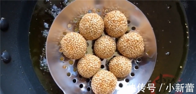 香蕉|1勺面粉,2根香蕉教你独特做法,不蒸也不烙营养解馋,拿肉都不换