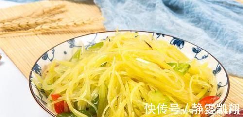 土豆丝|炒土豆丝时，无论是焯水还是直接炒都不对！教你正确做法香脆入味
