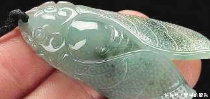 女子随身戴一块玉10年,专家:你胆子可真大,知道这玉的来历吗