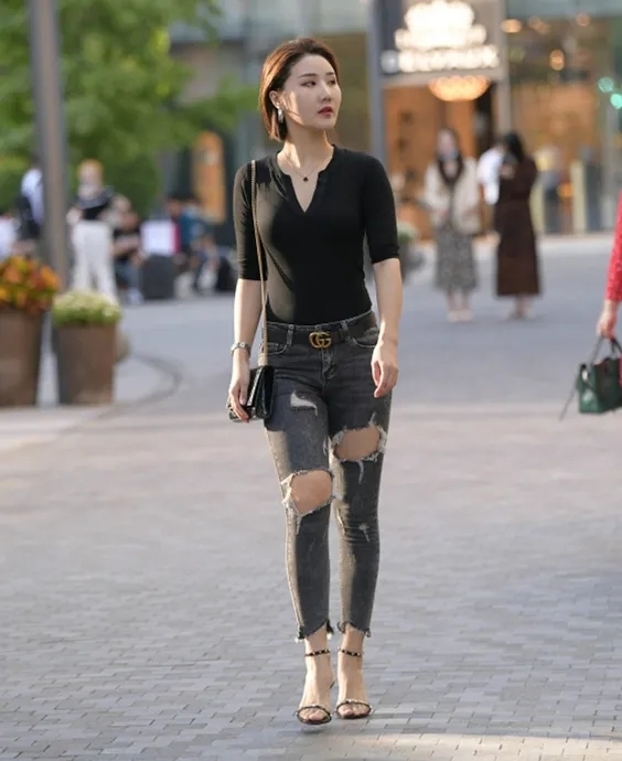 时髦 个性十足又养眼的穿搭,营造飒爽别致的风格,时髦又有型