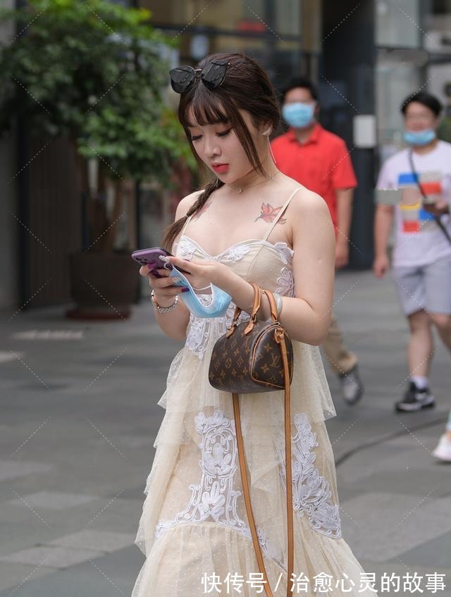 高跟 多层网纱长裙,搭配厚底高跟鞋,性感甜美妥妥的小仙女穿搭!