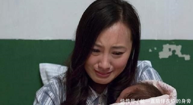 面目狰狞|爷爷给孙子“硬核刷脚”,小孙子全程面目狰狞,网友:足够酸爽