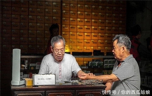 无偿|中国近代第一中医,一生研究出10张秘方,临终前全无偿捐献给祖国