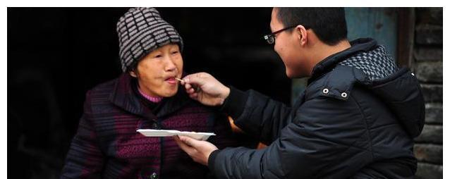 孩子|多子女的家庭中,排行第几的孩子最为孝顺?猜十个中九个