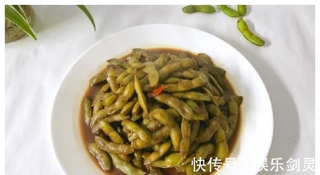 臭豆腐|这菜闻着臭，吃着香，尝一口就能让你停不下来，一斤根本不够吃