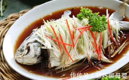 清蒸鱼|美食分享:40年大厨透漏:无论蒸哪种鱼,多加一点它,鱼肉又鲜又嫩还不腥